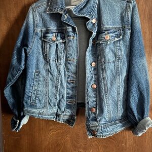 Trendy Blue Denim Jacket with Copper Buttons